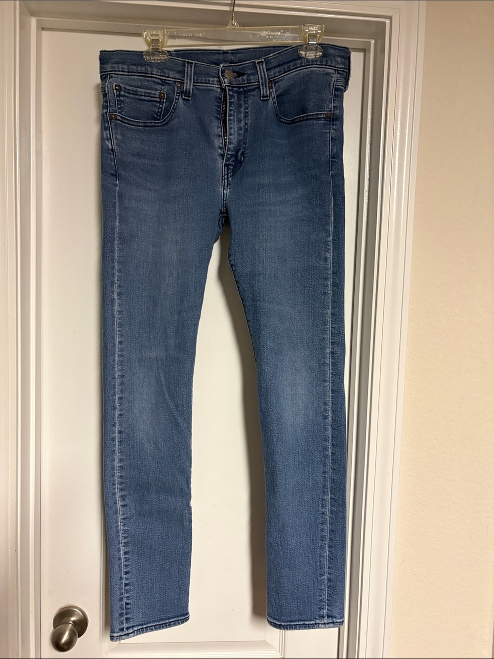 Levi's Women's Skinny Jeans in Medium Blue Wash